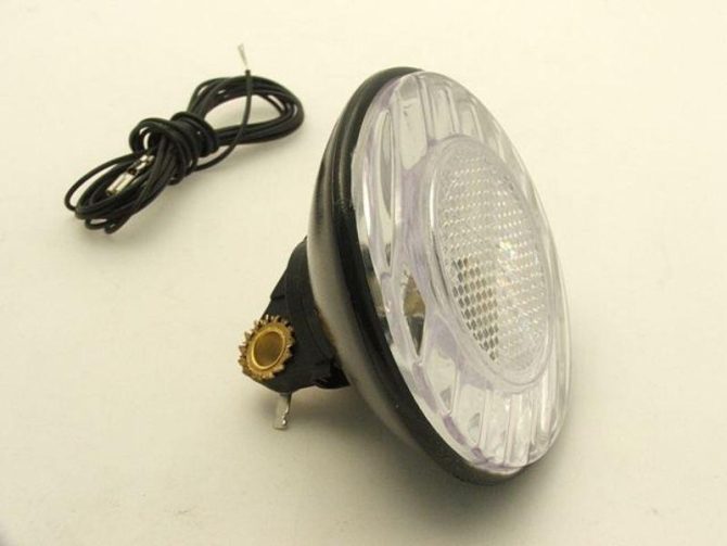 Egyéb LÁMPA ELSŐ DINAMÓS JY306 RÖGZÍTŐ ELEM NÉLKÜL, REFIS + VEZETÉK KÍNAI