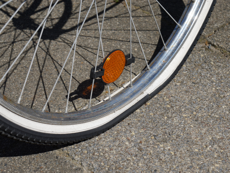 Kerékpár és roller defekt: okok, megelőzés és gyors megoldások