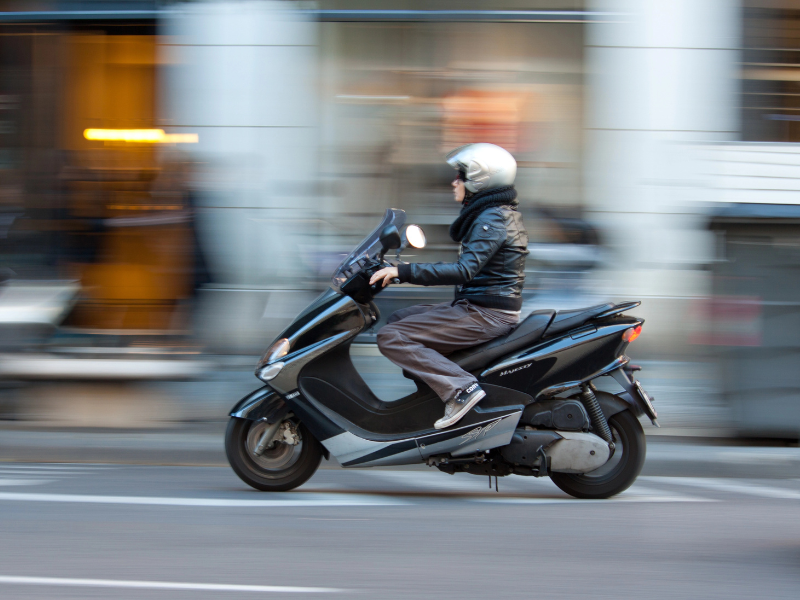 Elektromos moped: a szabadság új formája – jogosítvány nélkül!