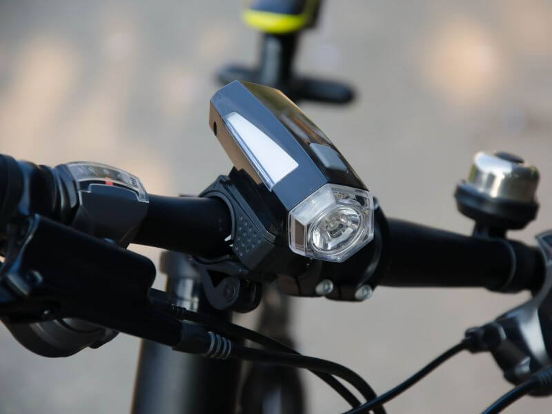 Hogyan válasszunk világítást a kerékpárra?