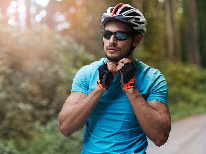 Vajon mi a jól megválasztott kerékpáros bukósisak titka?