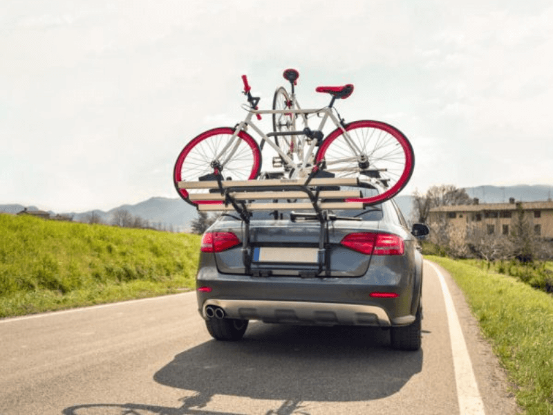 Csomagtérajtóra rögzíthető biciklitartó előnye és hátránya