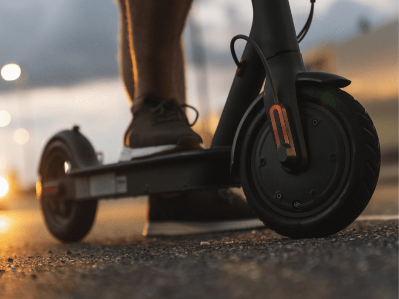 Milyen előnyeit élvezhetjük az e-rollereknek?