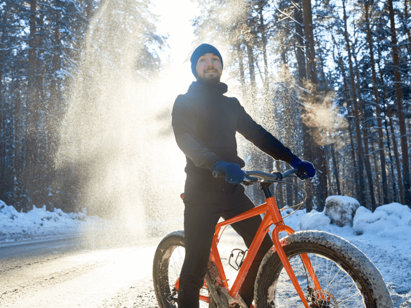 Hogyan kell fékezni kerékpárral csúszós úton?